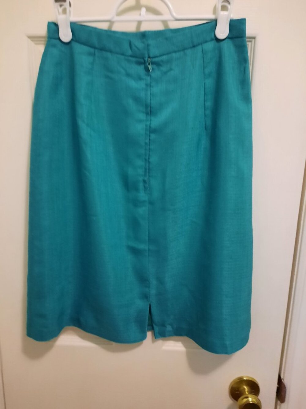 Shiny Green Color Fully Lined Skirt - Picture 2 of 4